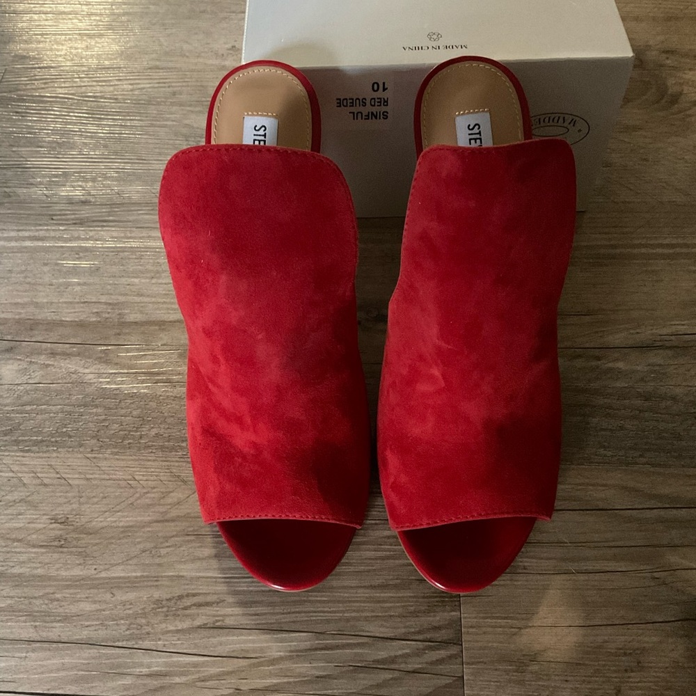Steve Madden, sinful red suede heel/mules